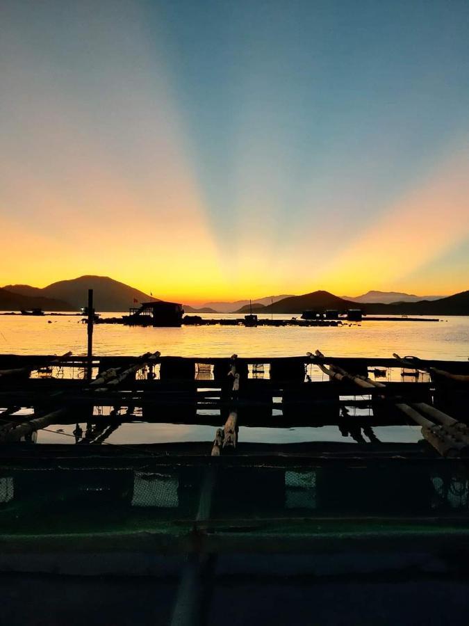 ホテル The Sunrise Anh Tu カムラン エクステリア 写真